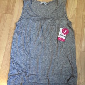 Momzelle nursing tank NWT